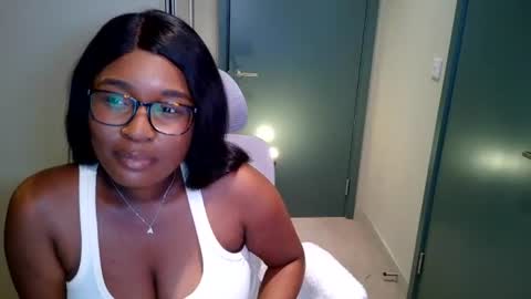 Snapshot of itsanna_b chatting on 1, 7, 2026 itsanna_b online show from 1, 7, 2026