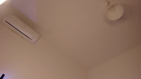 Isabella online show from 3, 11, 2025