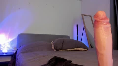 Isabella online show from 31, 5, 2026