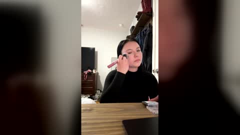 itsemmyy online show from 11, 4, 2026