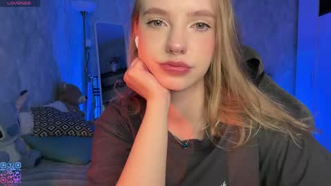 Snapshot of itsevedarkside_ chatting on 26, 5, 2026 Eva online show from 26, 5, 2026