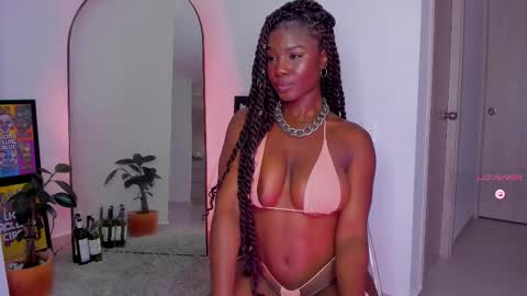 Snapshot of itslau_ chatting on 9, 2, 2025 lau online show from 9, 2, 2025