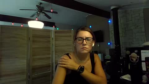 Snapshot of itsmesophie_x chatting on 6, 10, 2025 ItsMeSophie X online show from 6, 10, 2025