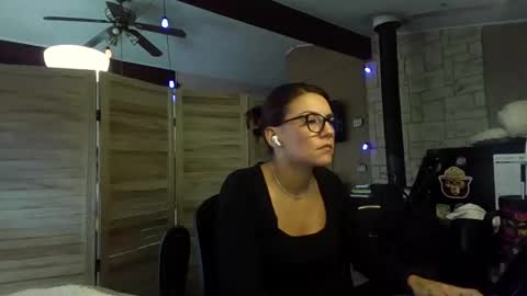 Snapshot of itsmesophie_x chatting on 21, 10, 2025 ItsMeSophie X online show from 21, 10, 2025