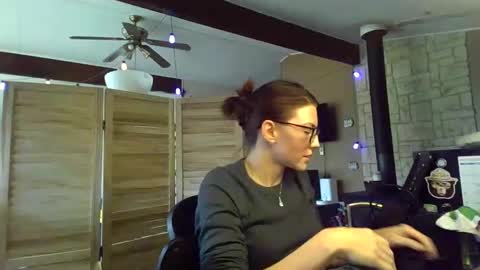 Snapshot of itsmesophie_x chatting on 6, 11, 2025 ItsMeSophie X online show from 6, 11, 2025