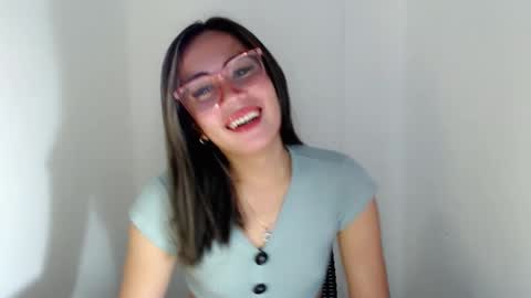 itsurgil_kloeh online show from 22, 11, 2025