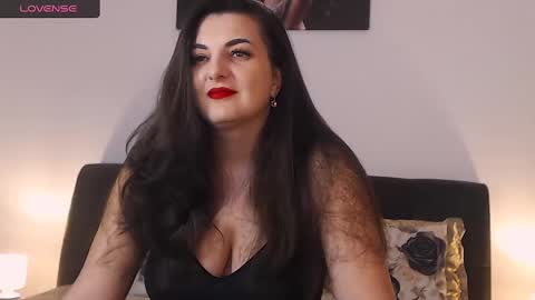 Melissa Khaan online show from 11, 1, 2025