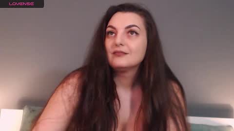 Snapshot of itsyourlady chatting on 6, 2, 2026 Melissa Khaan online show from 6, 2, 2026