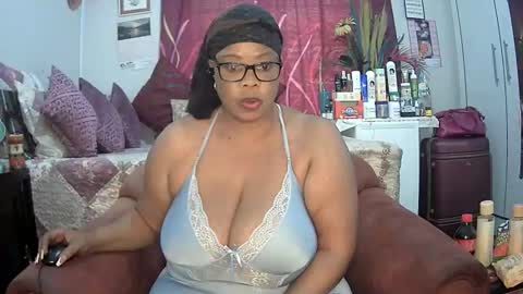 itumeleng74 online show from 11, 1, 2025