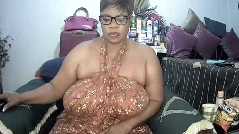 itumeleng74 online show from 4, 2, 2025