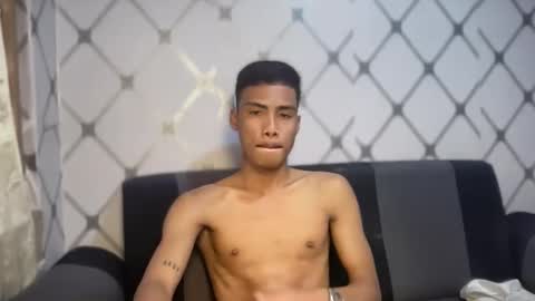 Snapshot of itzme_urboy chatting on 2, 4, 2026 itzme_urboy online show from 2, 4, 2026