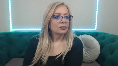 ivanacharm online show from 23, 4, 2026