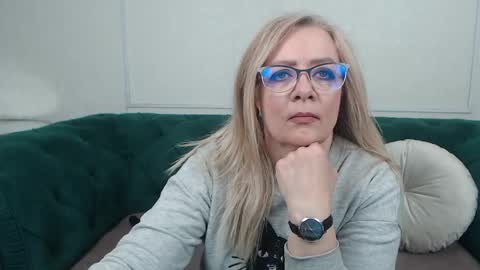 Snapshot of ivanacharm chatting on 3, 5, 2026 ivanacharm online show from 3, 5, 2026