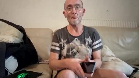 Snapshot of ivancuyversgmailco chatting on 3, 12, 2025 Small online show from 3, 12, 2025