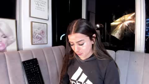 Snapshot of ivanna_west chatting on 7, 7, 2026 Ivanna West online show from 7, 7, 2026