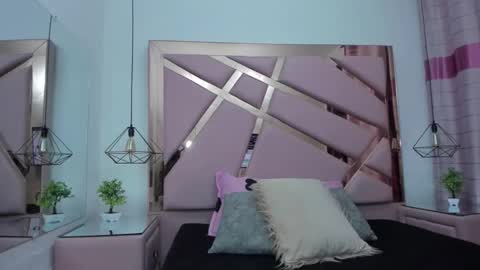 IvonJanice online show from 31, 10, 2025