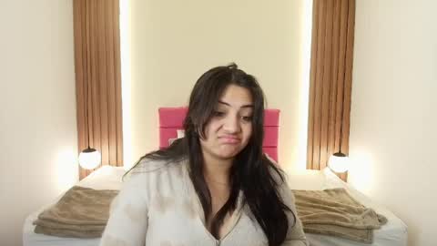 I V O N N E R O S S online show from 22, 4, 2026