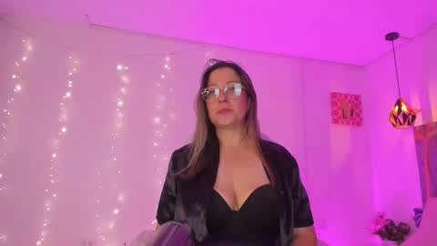 N A T H A L Y   online show from 15, 10, 2025