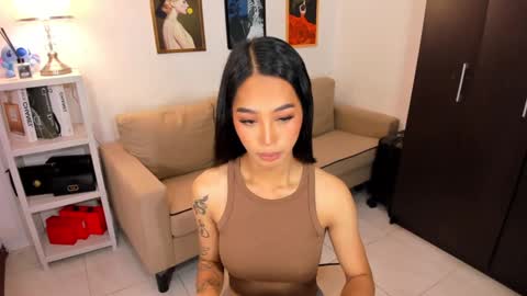 kirstenelsie online show from 28, 1, 2025
