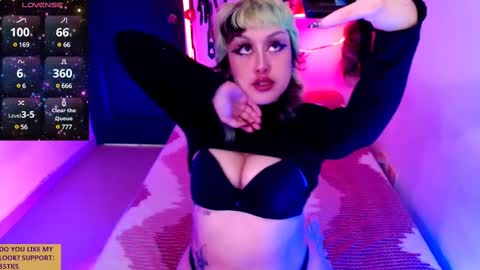 Snapshot of ivy_rosse chatting on 1, 3, 2025 You can find more of me here online show from 1, 3, 2025