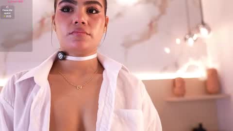 Snapshot of ivyellis chatting on 8, 7, 2026 ivyellis online show from 8, 7, 2026