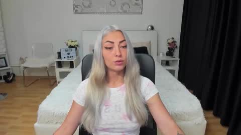 IvyFox online show from 9, 9, 2025