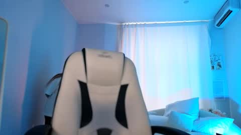 Snapshot of ivyhoney chatting on 9, 9, 2025 IVY - Follow me 3 online show from 9, 9, 2025