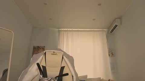 Snapshot of ivyhoney chatting on 1, 10, 2025 IVY - Follow me 3 online show from 1, 10, 2025