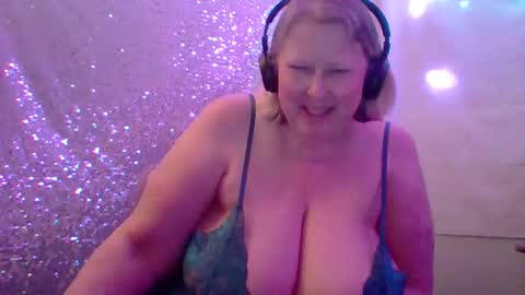 Snapshot of ivyjane3522 chatting on 9, 5, 2026 ivyjane3522 online show from 9, 5, 2026