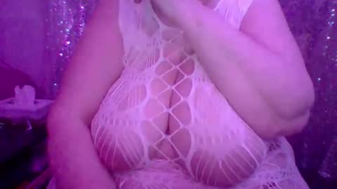 Snapshot of ivyjane3522 chatting on 19, 5, 2026 ivyjane3522 online show from 19, 5, 2026