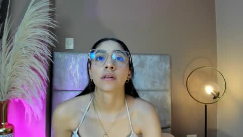 IvyJhonss online show from 17, 12, 2025