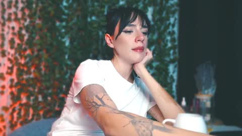 Miss Ivy online show from 6, 12, 2024