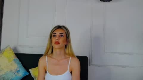 Snapshot of ivylustt chatting on 25, 6, 2026 IvyLustt online show from 25, 6, 2026