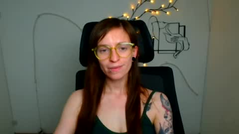 Snapshot of ivynoir_ chatting on 16, 7, 2026 Ivy online show from 16, 7, 2026