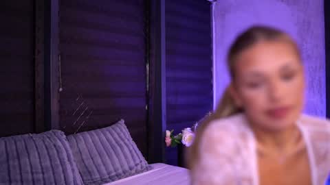 IvyRowa online show from 30, 1, 2025