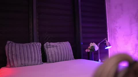 IvyRowa online show from 24, 2, 2025