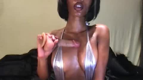 Snapshot of ivyskye_ chatting on 8, 6, 2026 ivyskye_ online show from 8, 6, 2026