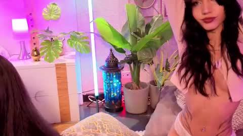 Ivy Pierce  online show from 14, 9, 2025
