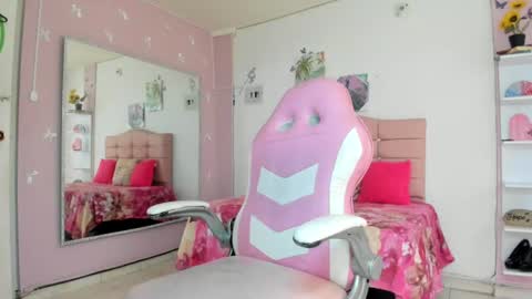 Snapshot of ivyyemerald_ chatting on 7, 7, 2026 IVY online show from 7, 7, 2026