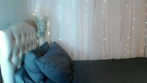 Snapshot of iyotakody chatting on 4, 10, 2025 Red online show from 4, 10, 2025