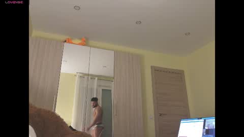 Snapshot of izaak_lover chatting on 11, 6, 2026 Izaak online show from 11, 6, 2026