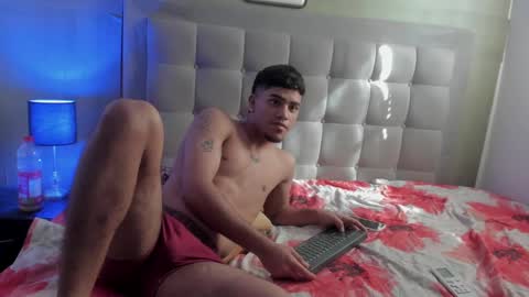 Snapshot of izaak_taylor7 chatting on 13, 12, 2024 izaack online show from 13, 12, 2024