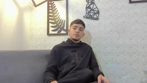 Snapshot of izaak_taylor7 chatting on 16, 12, 2024 izaack online show from 16, 12, 2024