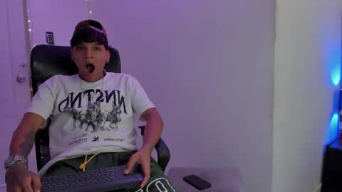 Snapshot of izaak_taylor7 chatting on 14, 1, 2025 izaack online show from 14, 1, 2025