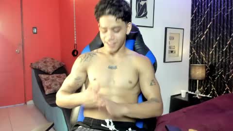 Snapshot of izaak_taylor7 chatting on 24, 4, 2026 izaack online show from 24, 4, 2026