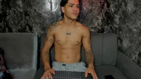 Snapshot of izaak_taylor7 chatting on 28, 4, 2026 izaack online show from 28, 4, 2026