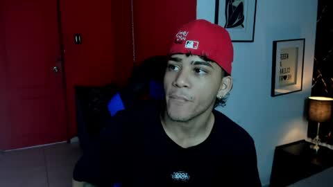 Snapshot of izaak_taylor7 chatting on 30, 4, 2026 izaack online show from 30, 4, 2026
