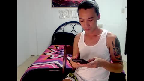 Snapshot of izaruz_cam chatting on 2, 2, 2025 LANzy online show from 2, 2, 2025