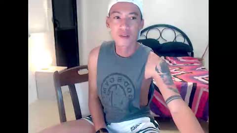 Snapshot of izaruz_cam chatting on 17, 2, 2025 LANzy online show from 17, 2, 2025