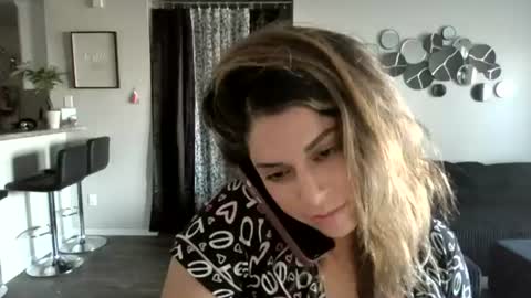Snapshot of izcah_g chatting on 5, 8, 2026 Izcah online show from 5, 8, 2026